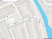 Brandweer met gepaste spoed naar de Beukstraat in Bergen op Zoom vanwege een liftopsluiting