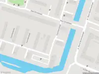 Ambulance met grote spoed naar de Coornhertstraat in Vlaardingen