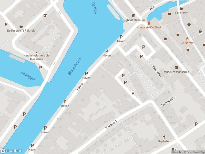 Ambulance met grote spoed naar de Zure Vischsteeg in Maassluis