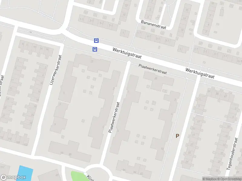 Ambulance met grote spoed naar de Plaatwerkerstraat in Amsterdam