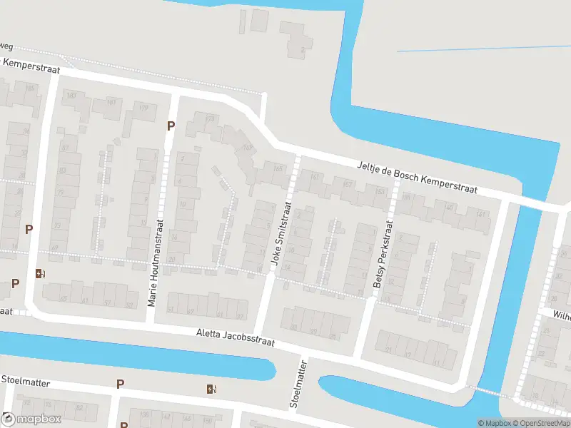 Ambulance met grote spoed naar de Joke Smitstraat in Alphen aan den Rijn