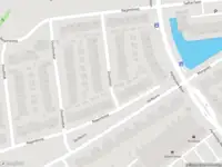 Ambulance met grote spoed naar de Goudmijn in Rhoon