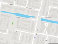Ambulance met grote spoed naar de Paulus Pottersingel in Oud-Beijerland