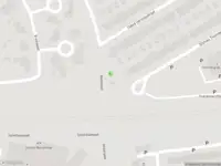 Ambulance met gepaste spoed naar de Abelenpad in Almere vanwege stormschade