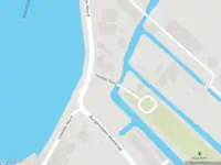 Ambulance met grote spoed naar de IJsseldijk-Noord in Ouderkerk aan den IJssel