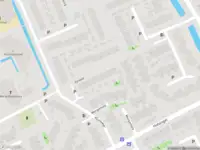 Politie met grote spoed naar de Prinses Irenelaan in Maasland vanwege ongeval met letsel
