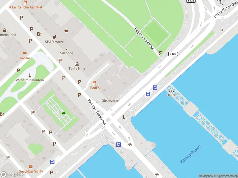 Ambulance met grote spoed naar de Prins Hendrikkade in Rotterdam