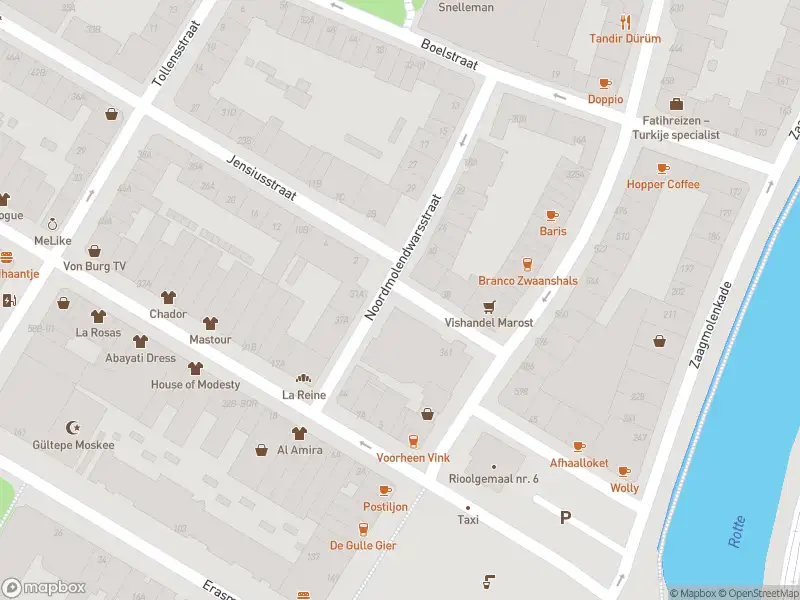 Ambulance met gepaste spoed naar de Noordmolendwarsstraat in Rotterdam