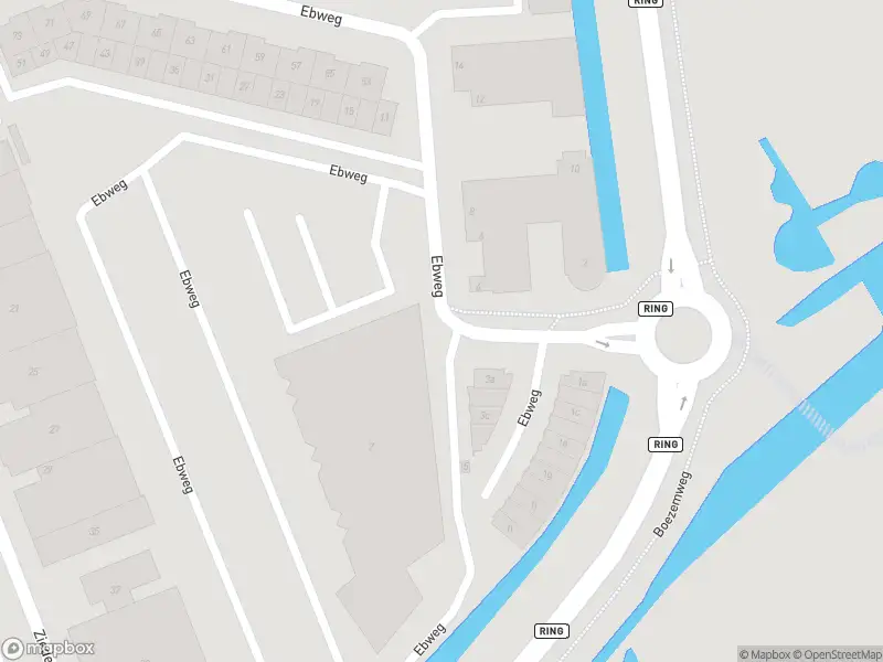 Ambulance met grote spoed naar de Ebweg in Barendrecht