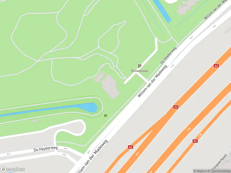 Ambulance met gepaste spoed naar de Willem van der Madeweg in Leiden