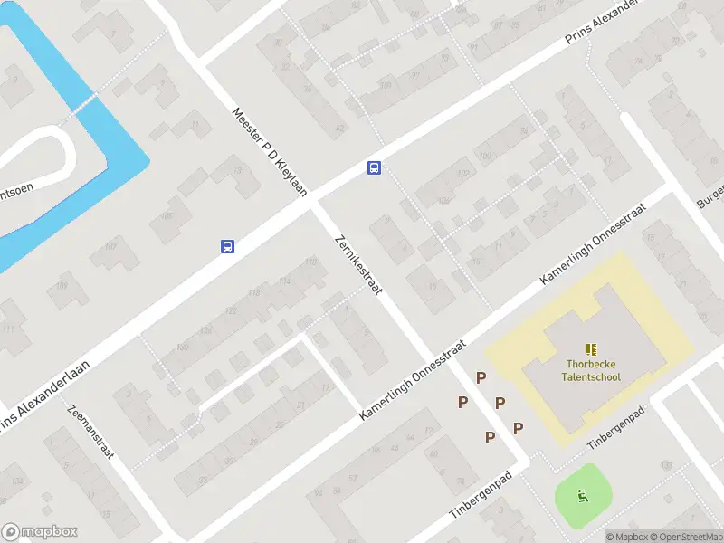 Ambulance met grote spoed naar de Zernikestraat in Nieuwerkerk aan den IJssel