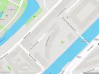Brandweer met gepaste spoed naar de Louise Wentstraat in Amsterdam vanwege afhijsen patient