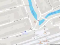 Ambulance met gepaste spoed naar de Spoorsingel in Rotterdam