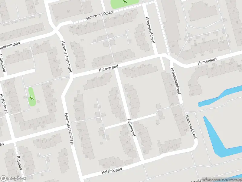 Ambulance met gepaste spoed naar de Tallinnpad in Rotterdam