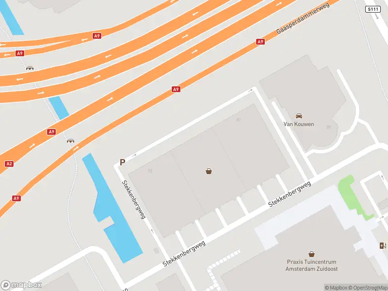 Ambulance met gepaste spoed naar de Snijdersbergweg in Amsterdam