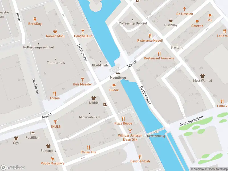 Ambulance met gepaste spoed naar de Meent in Rotterdam
