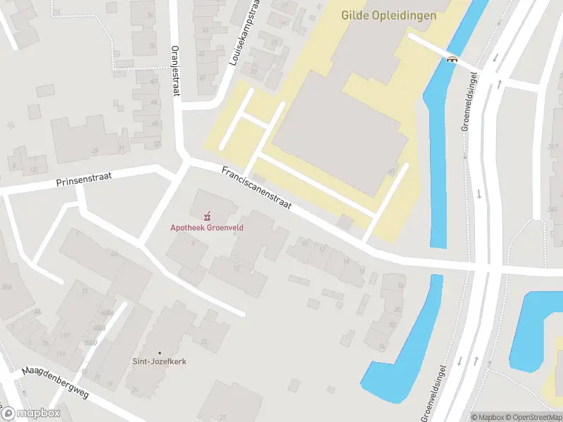 Ambulance met grote spoed naar de Franciscanenstraat in Venlo