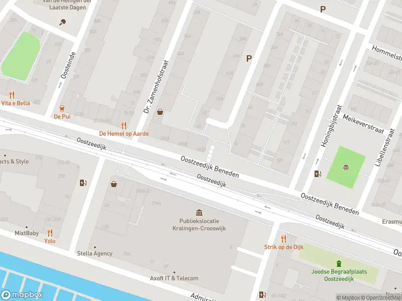Ambulance met grote spoed naar de Oostzeedijk Beneden in Rotterdam