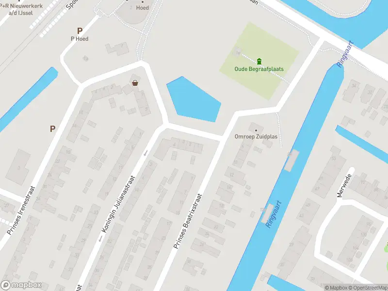 Ambulance met gepaste spoed naar de Prins Bernhardstraat in Nieuwerkerk aan den IJssel