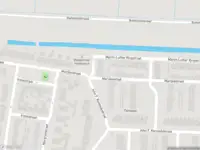Ambulance met grote spoed naar de Martin Luther Kingstraat in Heinenoord