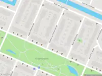 Ambulance met grote spoed naar de Nienke van Hichtumstraat in Pijnacker