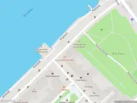 Ambulance met grote spoed naar de Maaskade in Rotterdam