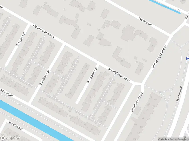 Ambulance met grote spoed naar de Rossinistraat in Castricum