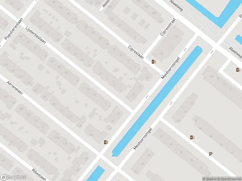 Ambulance met gepaste spoed naar de Lijsterbeslaan in Rotterdam