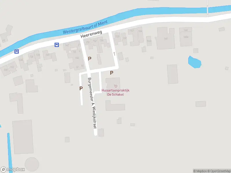 Ambulance met grote spoed naar de Burgemeester A. Wiedijkstraat in Barsingerhorn