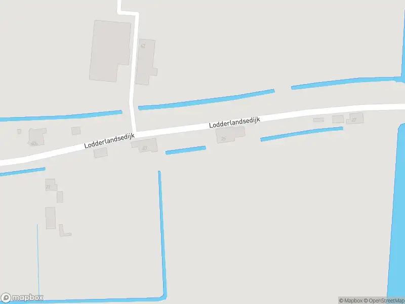Ambulance met grote spoed naar de Lodderlandsedijk in Tinte