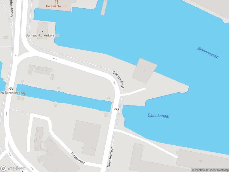 Politie naar de Deensestraat in Deventer vanwege personen te water