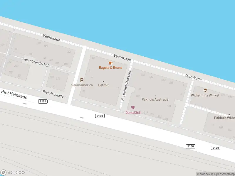 Brandweer met gepaste spoed naar de Withoedenveem in Amsterdam