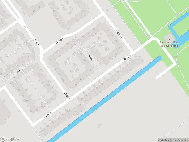 Ambulance met grote spoed naar de Korne in Rotterdam