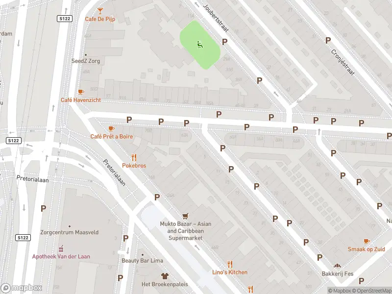Ambulance met grote spoed naar de Schalk Burgerstraat in Rotterdam