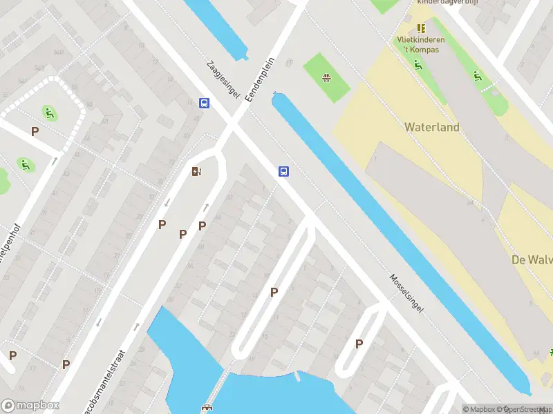Ambulance met grote spoed naar de Mosselsingel in 's-Gravenhage