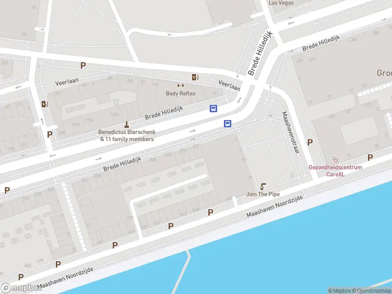 Ambulance met grote spoed naar de Brede Hilledijk in Rotterdam