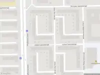 Ambulance met gepaste spoed naar de Reinhard Dozyhof in Amsterdam