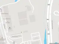 Brandweer met gepaste spoed naar de Balkengracht in Assen vanwege een liftopsluiting