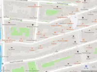 Ambulance met grote spoed naar de Burgemeester Tellegenstraat in Amsterdam