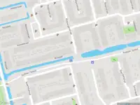 Ambulance met grote spoed naar de Wulppad in Delft