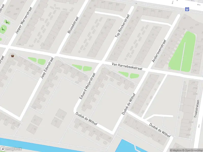 Ambulance met grote spoed naar de Eduard Meijerstraat in Amsterdam