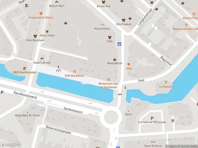 Ambulance met gepaste spoed naar de Spuiboulevard in Dordrecht