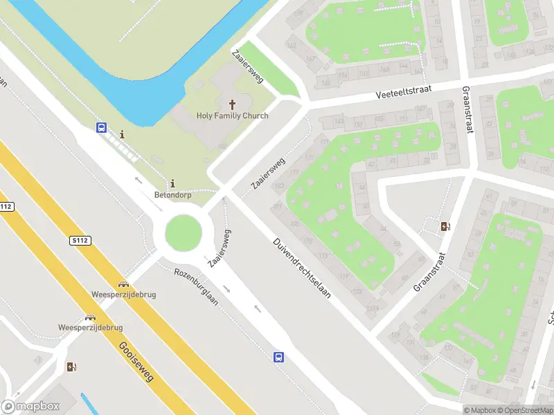 Ambulance met gepaste spoed naar de Duivendrechtselaan in Amsterdam