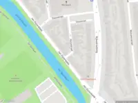 Ambulance met grote spoed naar de Hunzestraat in Haarlem