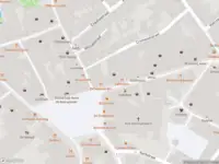 Brandweer met gepaste spoed naar de Grote Markt in Bergen op Zoom vanwege afgaan automatisch brandalarm