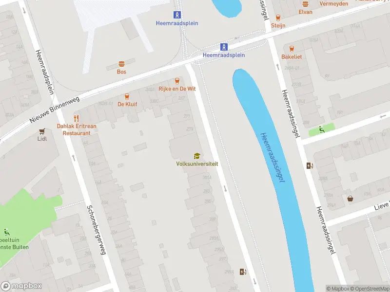 Ambulance met gepaste spoed naar de Heemraadssingel in Rotterdam