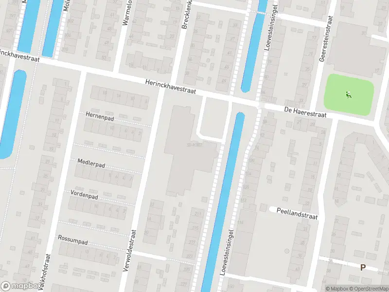 Ambulance met grote spoed naar de Loevesteinsingel in Rotterdam