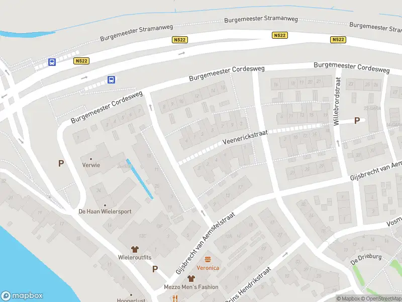 Ambulance met grote spoed naar de Veenerickstraat in Ouderkerk aan de Amstel