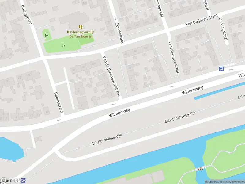 Ambulance met grote spoed naar de Van de Blocqueriestraat in Hoorn