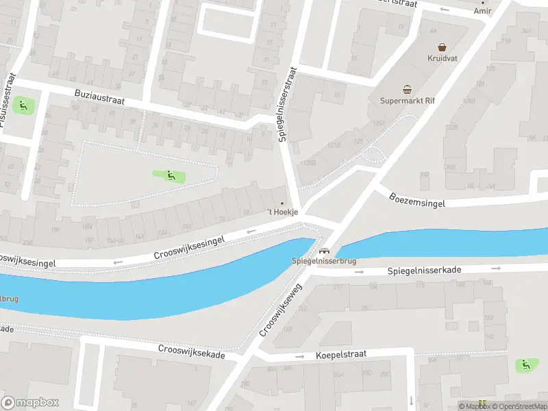 Ambulance met gepaste spoed naar de Crooswijksesingel in Rotterdam